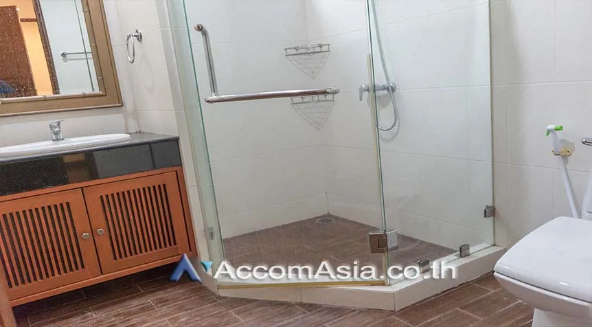 11  4 br House for rent and sale in Sukhumvit ,Bangkok BTS Thong Lo at Exclusive family compound 58763