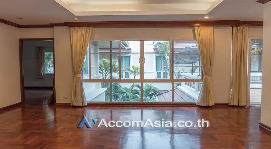 17  4 br House for rent and sale in Sukhumvit ,Bangkok BTS Thong Lo at Exclusive family compound 58763