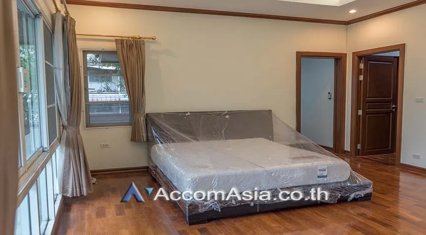18  4 br House for rent and sale in Sukhumvit ,Bangkok BTS Thong Lo at Exclusive family compound 58763