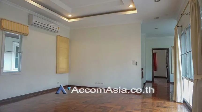 4  4 br House for rent and sale in Sukhumvit ,Bangkok BTS Thong Lo at Exclusive family compound 58764