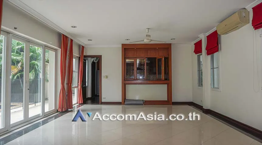  1  4 br House for rent and sale in Sukhumvit ,Bangkok BTS Thong Lo at Exclusive family compound 58764