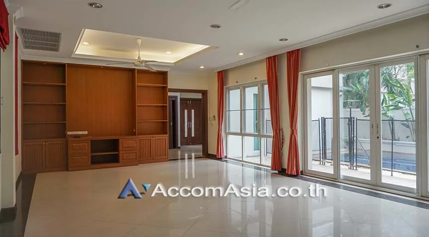  2  4 br House for rent and sale in Sukhumvit ,Bangkok BTS Thong Lo at Exclusive family compound 58764