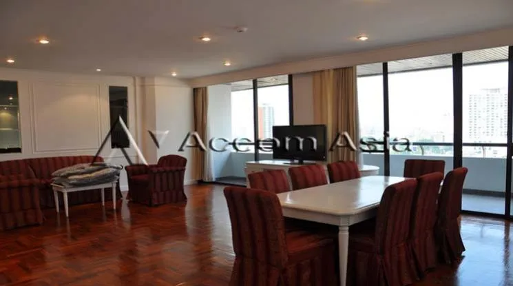 unit 3 Bedrooms  Apartment For Rent in Phaholyothin, Bangkok  near BTS Ari (18851)