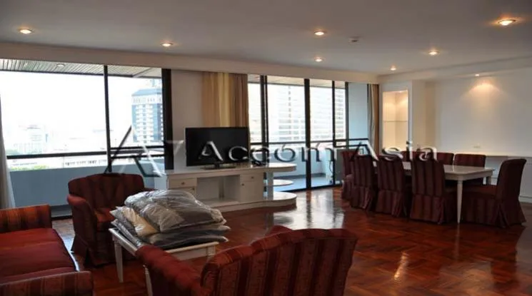 unit 3 Bedrooms  Apartment For Rent in Phaholyothin, Bangkok  near BTS Ari (18851)