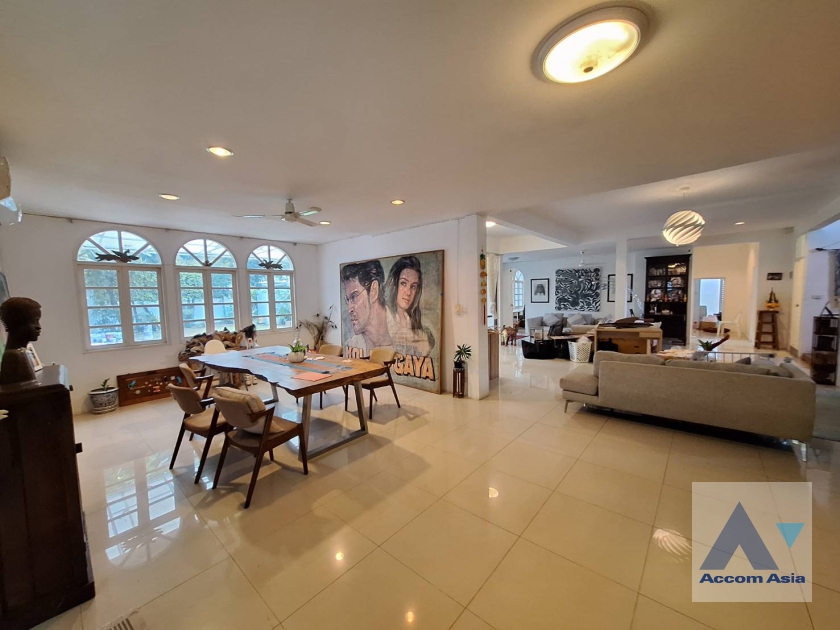  1  4 br House for rent and sale in Sukhumvit ,Bangkok BTS Ekkamai 10003301