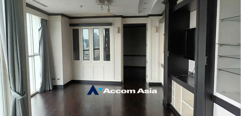 unit 1 Bedroom  Condominium For Sale in Ploenchit, Bangkok  near BTS Chitlom (28933)