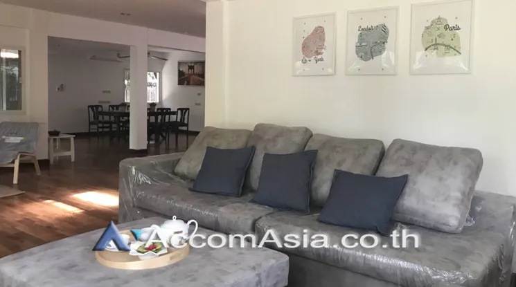 unit 4 Bedrooms  House For Rent & Sale in New Phetchaburi, Bangkok  (50046)