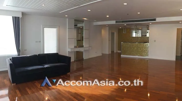 unit 4 Bedrooms  Condominium For Rent in Ploenchit, Bangkok  near BTS Chitlom (29006)