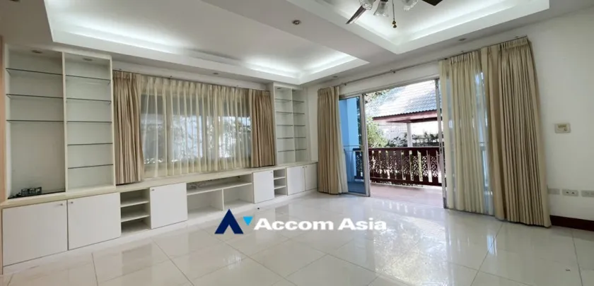 unit 4 Bedrooms  House For Rent in Sukhumvit, Bangkok  near BTS Phrom Phong (59011)