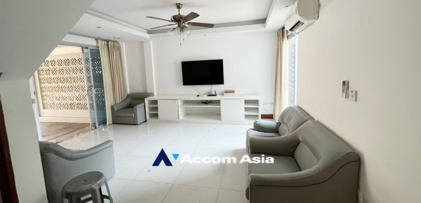  1  4 br House For Rent in Sukhumvit ,Bangkok BTS Phrom Phong at House in Compound 59011