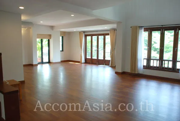 unitDuplex Condo, Pet friendly |  3 Bedrooms  Apartment For Rent in Sukhumvit, Bangkok  near BTS Nana (19064)