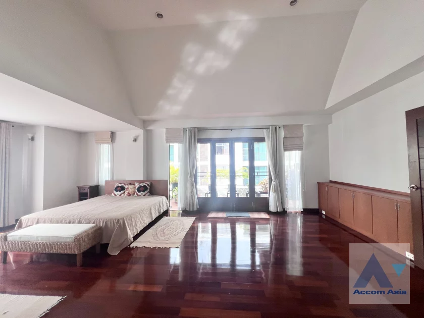 unitPet friendly |  3 Bedrooms  Apartment For Rent in Sukhumvit, Bangkok  near BTS Phrom Phong (19067)