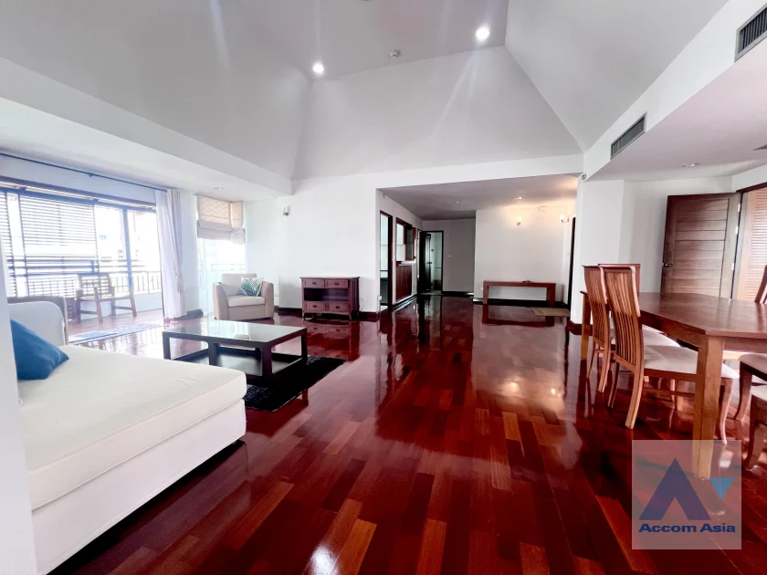  2  3 br Apartment For Rent in Sukhumvit ,Bangkok BTS Phrom Phong at Peaceful Living in CBD 19067