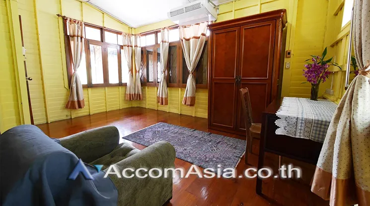 Pet friendly house for rent in Phaholyothin, Bangkok Code 99199