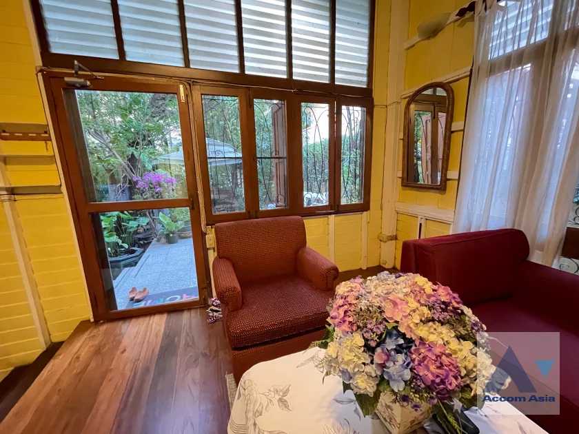 6  4 br House For Rent in Phaholyothin ,Bangkok BTS Ari 99199