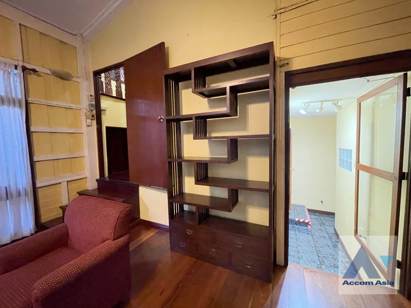 4  4 br House For Rent in Phaholyothin ,Bangkok BTS Ari 99199