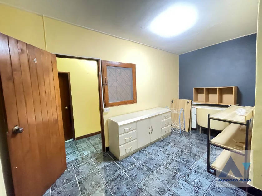 15  4 br House For Rent in Phaholyothin ,Bangkok BTS Ari 99199
