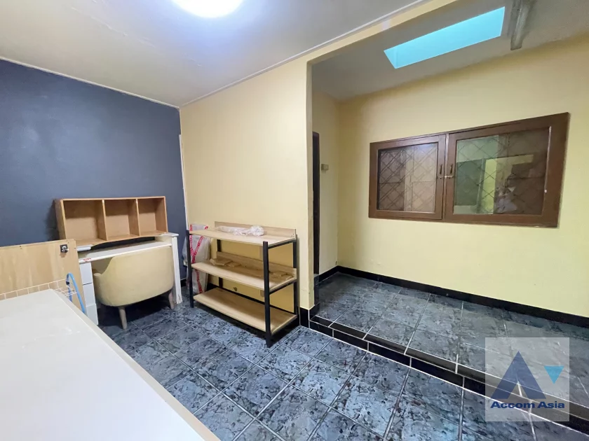 19  4 br House For Rent in Phaholyothin ,Bangkok BTS Ari 99199