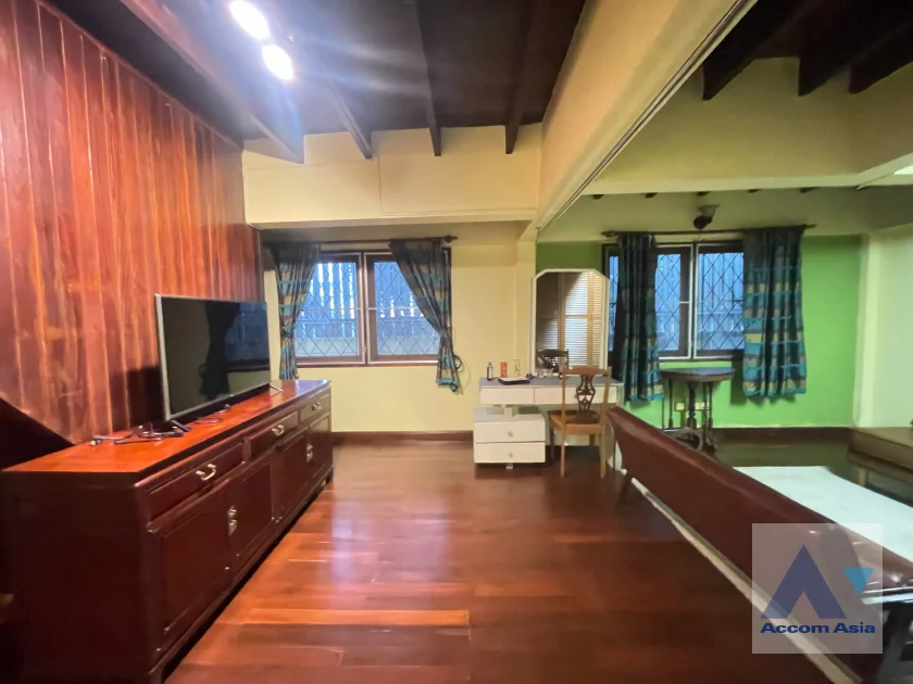  2  4 br House For Rent in Phaholyothin ,Bangkok BTS Ari 99199