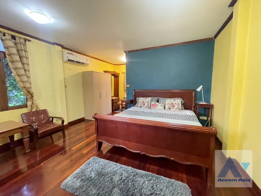 11  4 br House For Rent in Phaholyothin ,Bangkok BTS Ari 99199