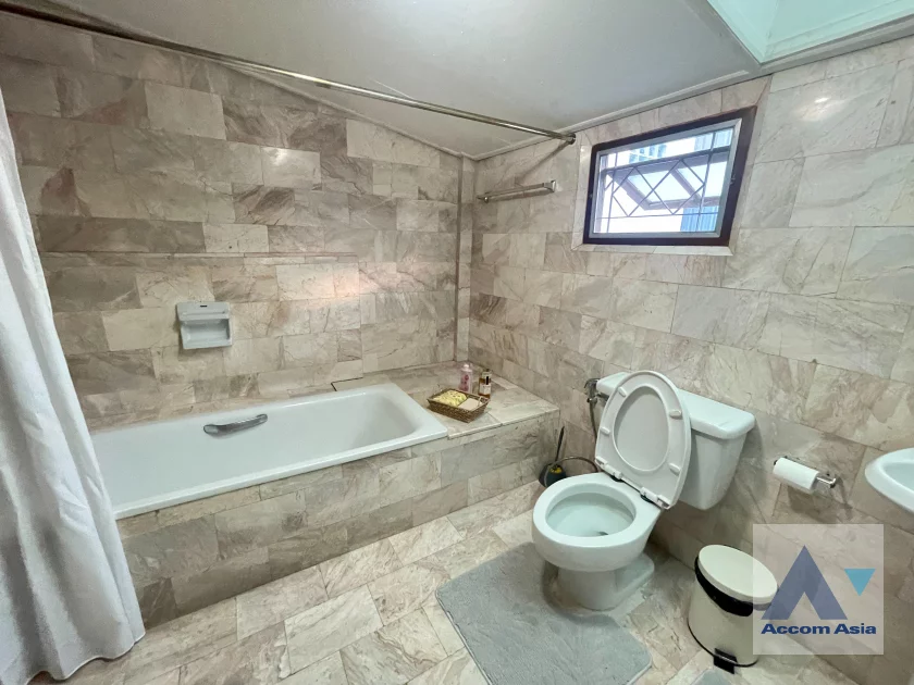 21  4 br House For Rent in Phaholyothin ,Bangkok BTS Ari 99199