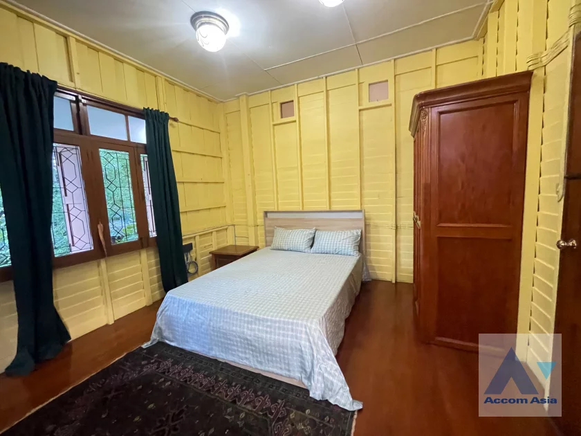 13  4 br House For Rent in Phaholyothin ,Bangkok BTS Ari 99199