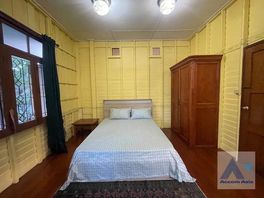 14  4 br House For Rent in Phaholyothin ,Bangkok BTS Ari 99199