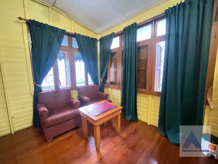 5  4 br House For Rent in Phaholyothin ,Bangkok BTS Ari 99199