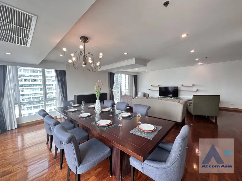 unitBig Balcony, Pet friendly |  3 Bedrooms  Apartment For Rent in Sukhumvit, Bangkok  near BTS Phrom Phong (19235)