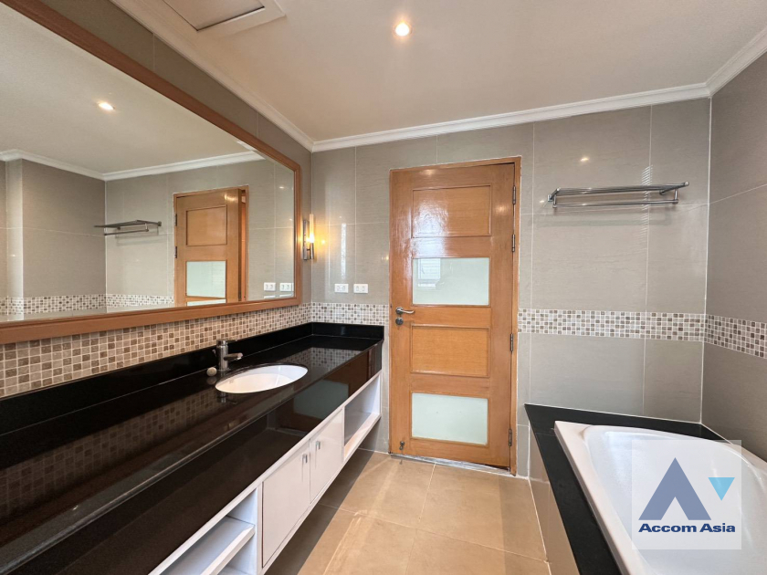 13  3 br Apartment For Rent in Sukhumvit ,Bangkok BTS Phrom Phong at Kids Friendly Space, Walk to BTS 450m 19235