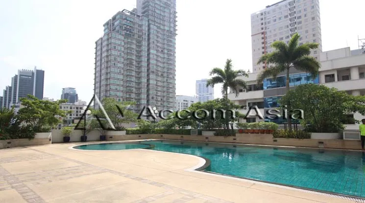 unit 3 Bedrooms  Apartment For Rent in Sukhumvit, Bangkok  near BTS Phrom Phong (19468)