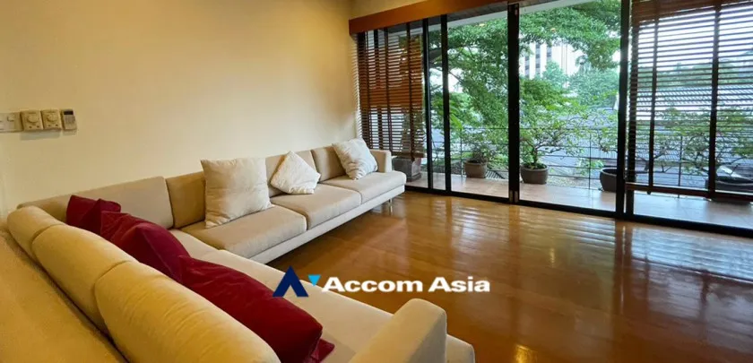 5  3 br Apartment For Rent in Phaholyothin ,Bangkok BTS Ari at Low-rise Apartment 750m. walk to BTS 119526