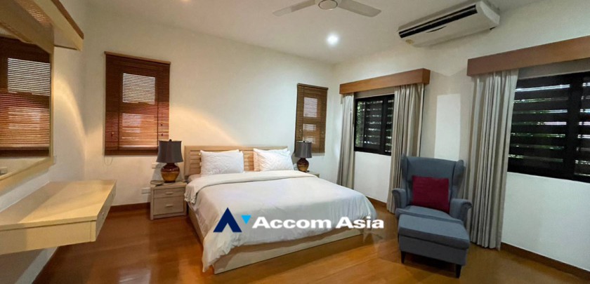 9  3 br Apartment For Rent in Phaholyothin ,Bangkok BTS Ari at Low-rise Apartment 750m. walk to BTS 119526
