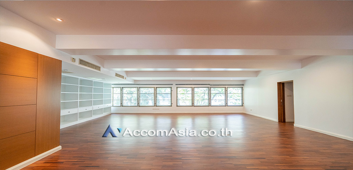  1  4 br Apartment For Rent in Ploenchit ,Bangkok BTS Ploenchit at Cozy Ploenchit Apartment 1006104