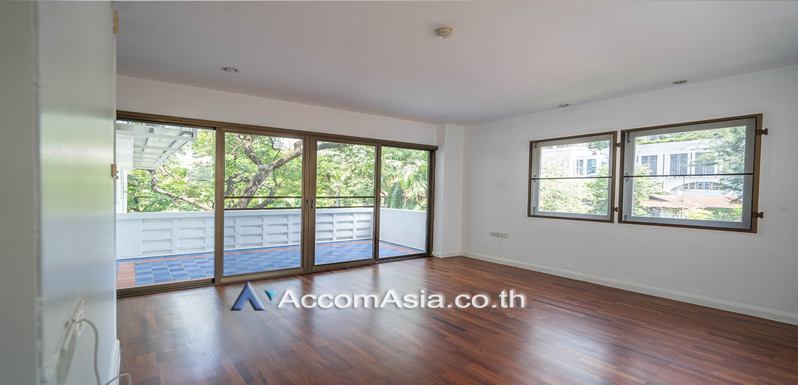 8  4 br Apartment For Rent in Ploenchit ,Bangkok BTS Ploenchit at Cozy Ploenchit Apartment 1006104