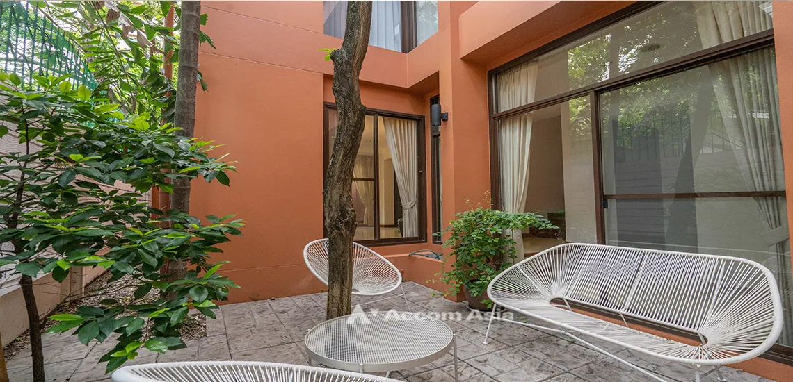 unit 3 Bedrooms  House For Rent & Sale in Sukhumvit, Bangkok  near BTS Phrom Phong (59532)