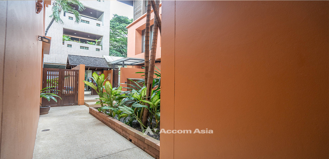 5  3 br House for rent and sale in Sukhumvit ,Bangkok BTS Phrom Phong at House in Compound 59532