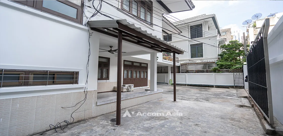 unitHome Office, Pet friendly |  4 Bedrooms  House For Rent in Sukhumvit, Bangkok  near BTS Asok - MRT Sukhumvit (99534)