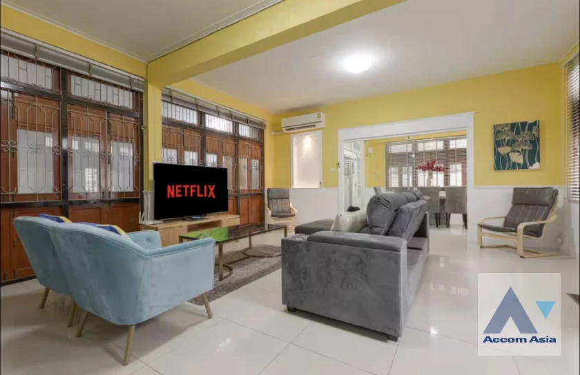 Home Office, Pet friendly house for rent in Sukhumvit, Bangkok Code 99534
