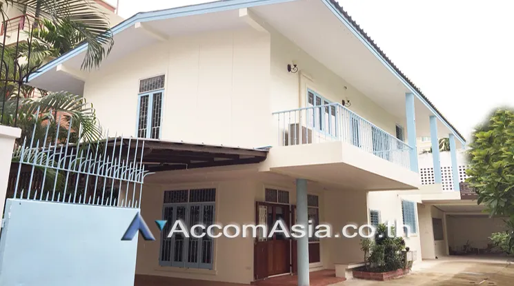 unitHome Office, Pet friendly |  3 Bedrooms  House For Rent in Ploenchit, Bangkok  near BTS Ploenchit (9000104)