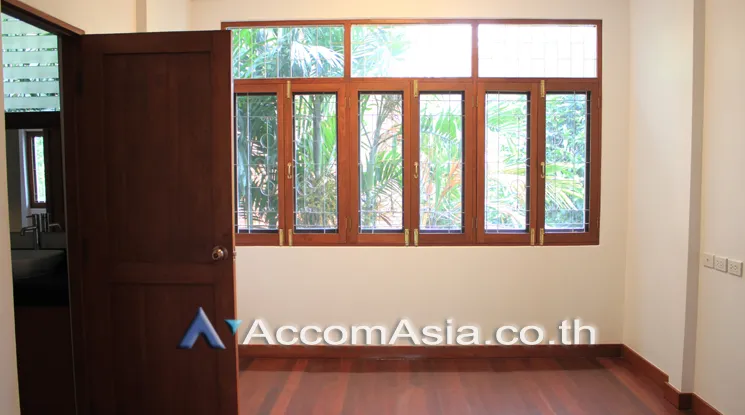 7  3 br House For Rent in Ploenchit ,Bangkok BTS Ploenchit 9000104