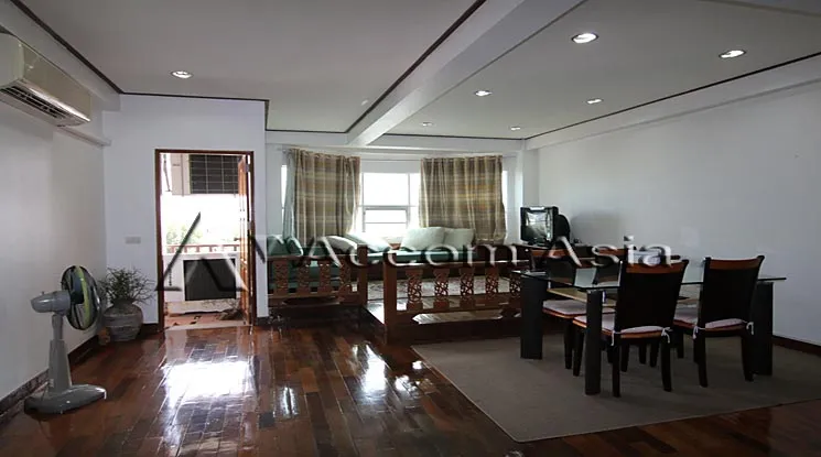 unit 2 Bedrooms  Condominium For Rent in Charoen Nakhon, Bangkok  (19814)