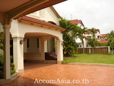 unit 4 Bedrooms  House For Rent in Samutprakan, Samutprakan  near BTS Bearing (59843)