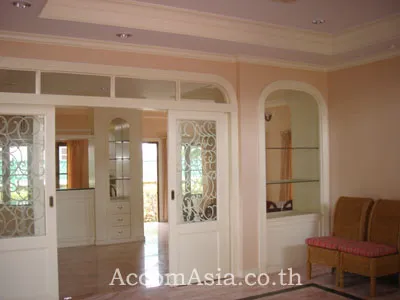 unit 4 Bedrooms  House For Rent in Samutprakan, Samutprakan  near BTS Bearing (59843)